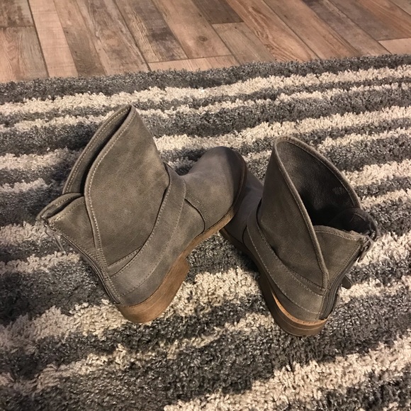 Boots - Picture 2 of 3